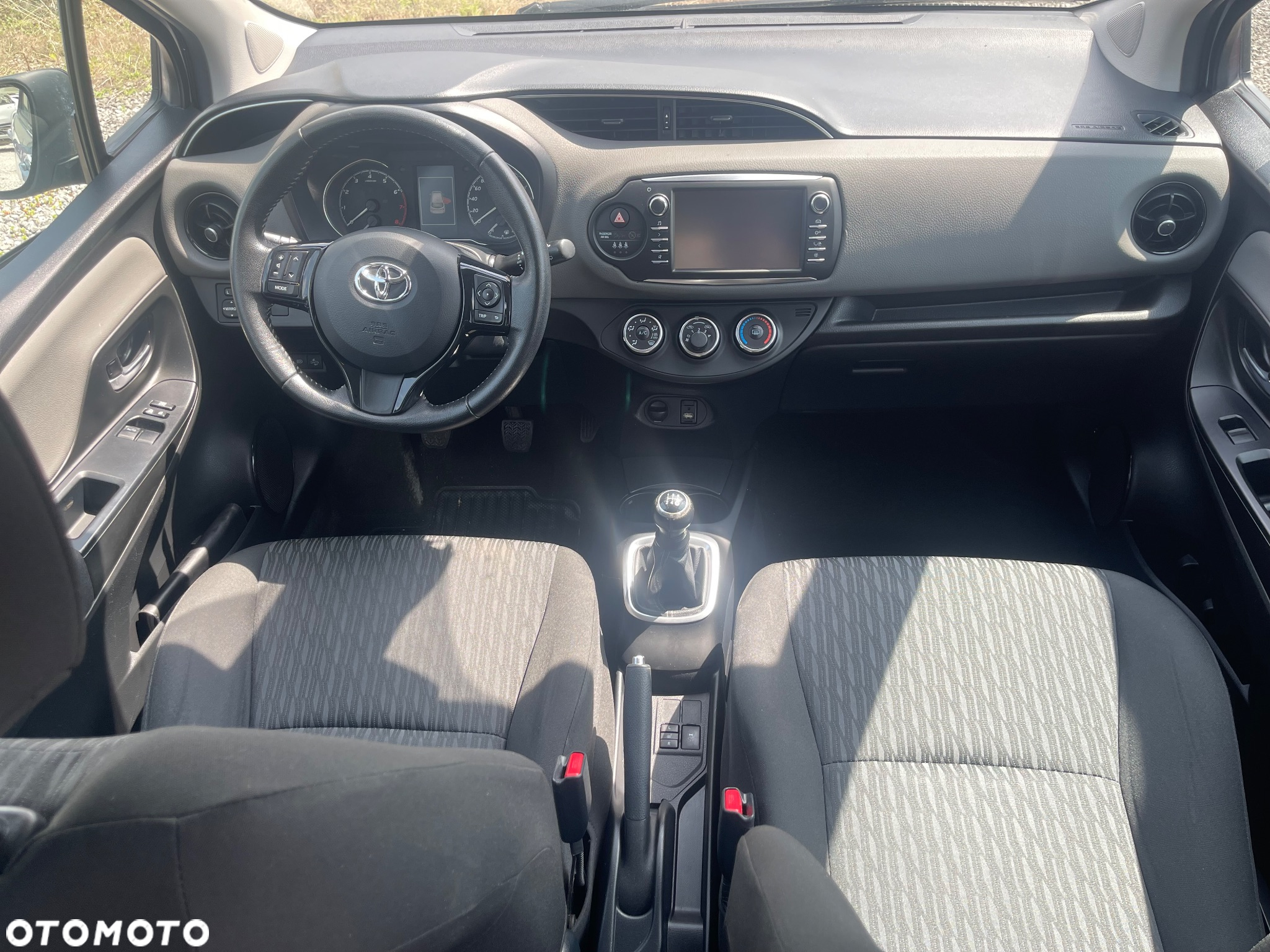 Toyota Yaris 1.0 Premium - 6