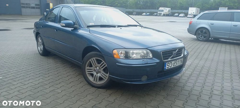 Volvo S60 2.4D Momentum - 1