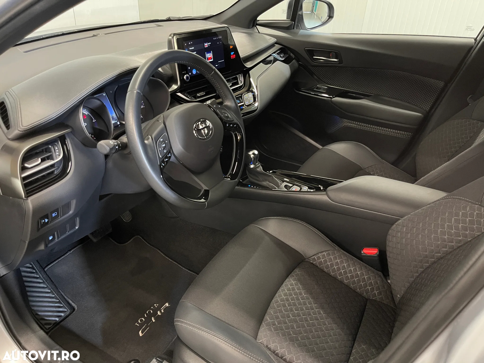 Toyota C-HR 2.0 HSD 184 CP 4x2 CVT Style - 5