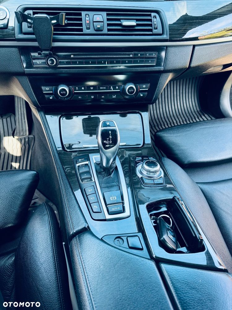 BMW Seria 5 530d xDrive - 6