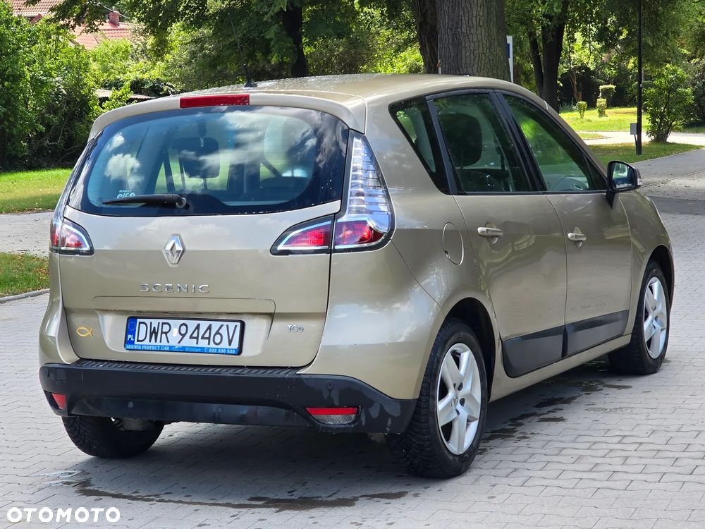 Renault Scenic ver-1-4-16v-tce-tomtom-edition - 6