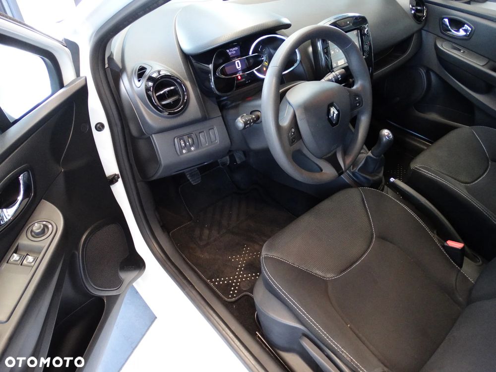 Renault Clio 1.2 16V Intens - 24