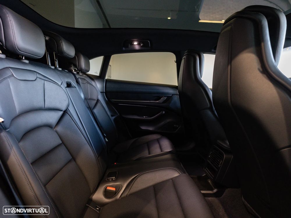 Porsche Taycan Sport Turismo 4S - 32