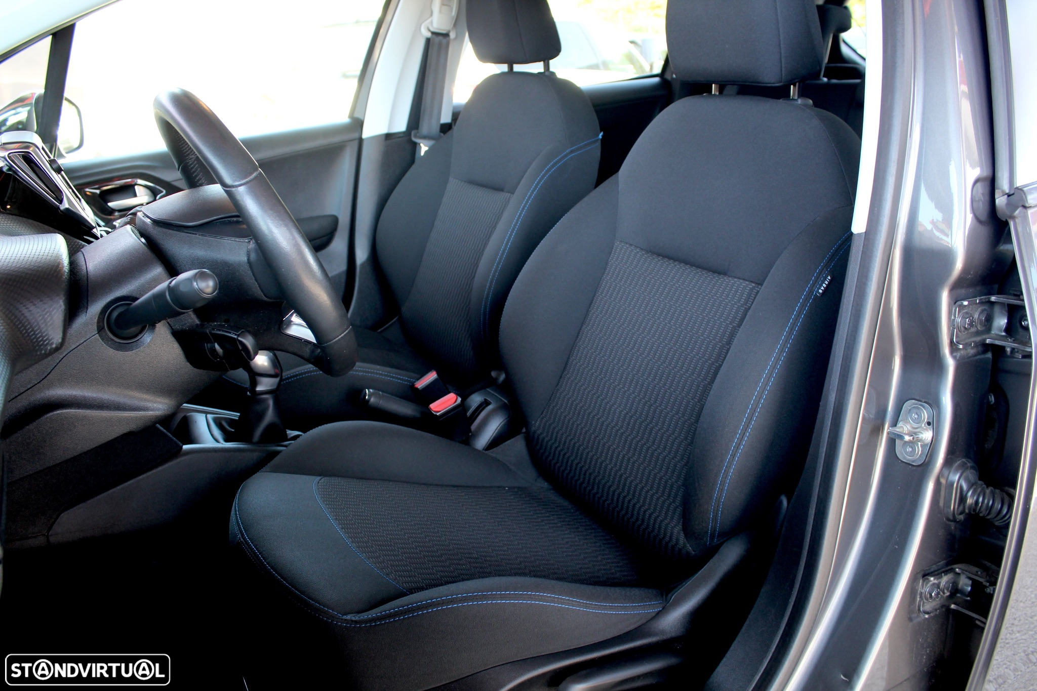 Peugeot 208 1.2 PureTech Signature - 7