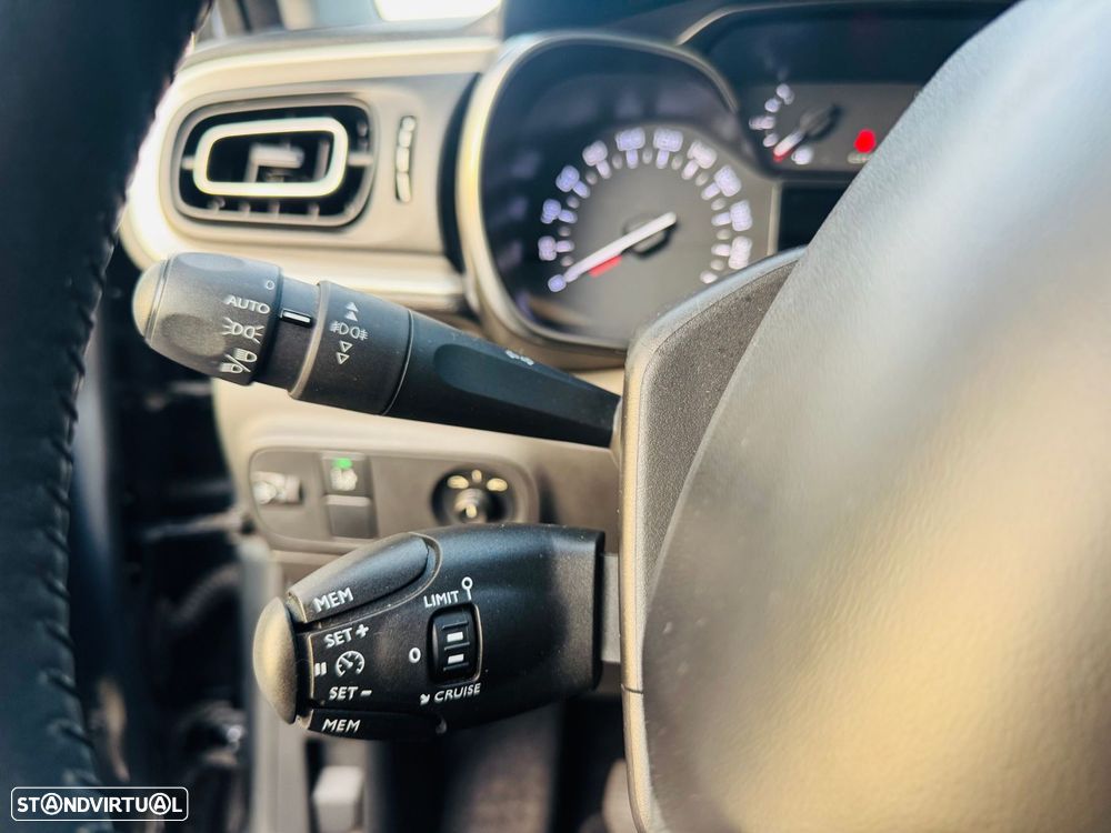 Citroën C3 1.2 PureTech Shine - 23