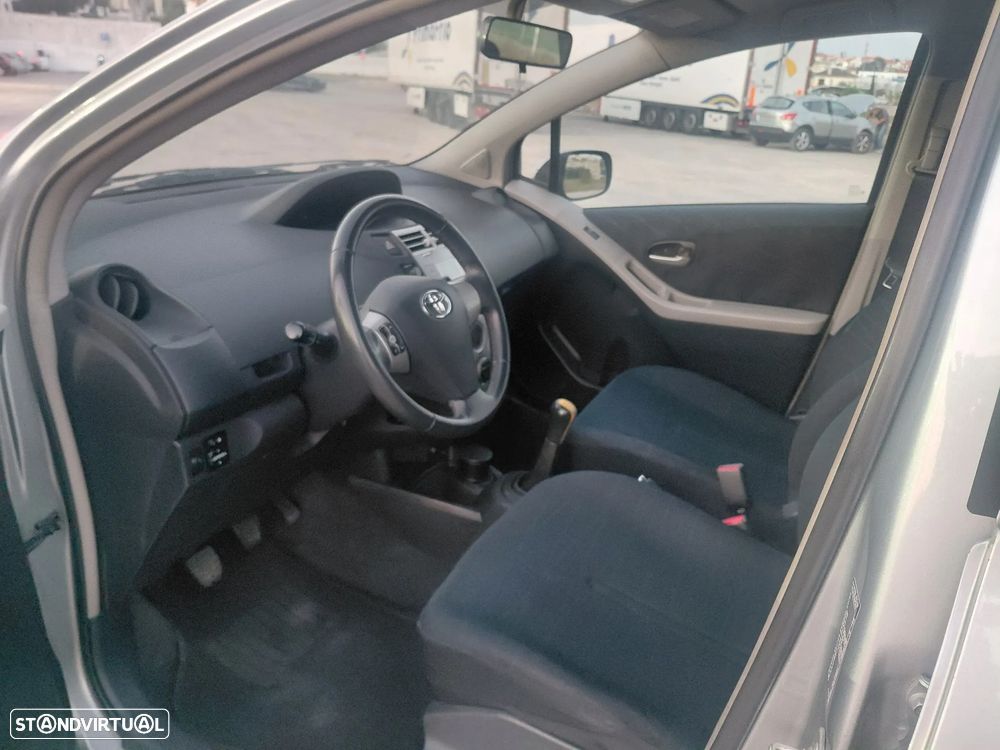 Toyota Yaris 1.4 D-4D Sol High Pack - 6
