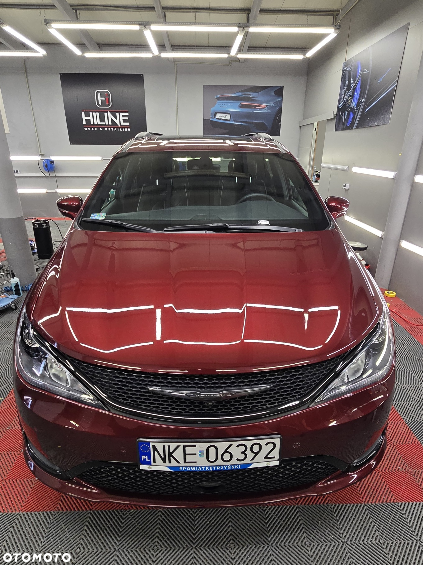 Chrysler Pacifica - 16