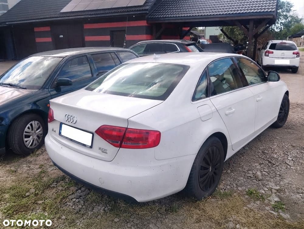 Audi A4 Limousine - 3