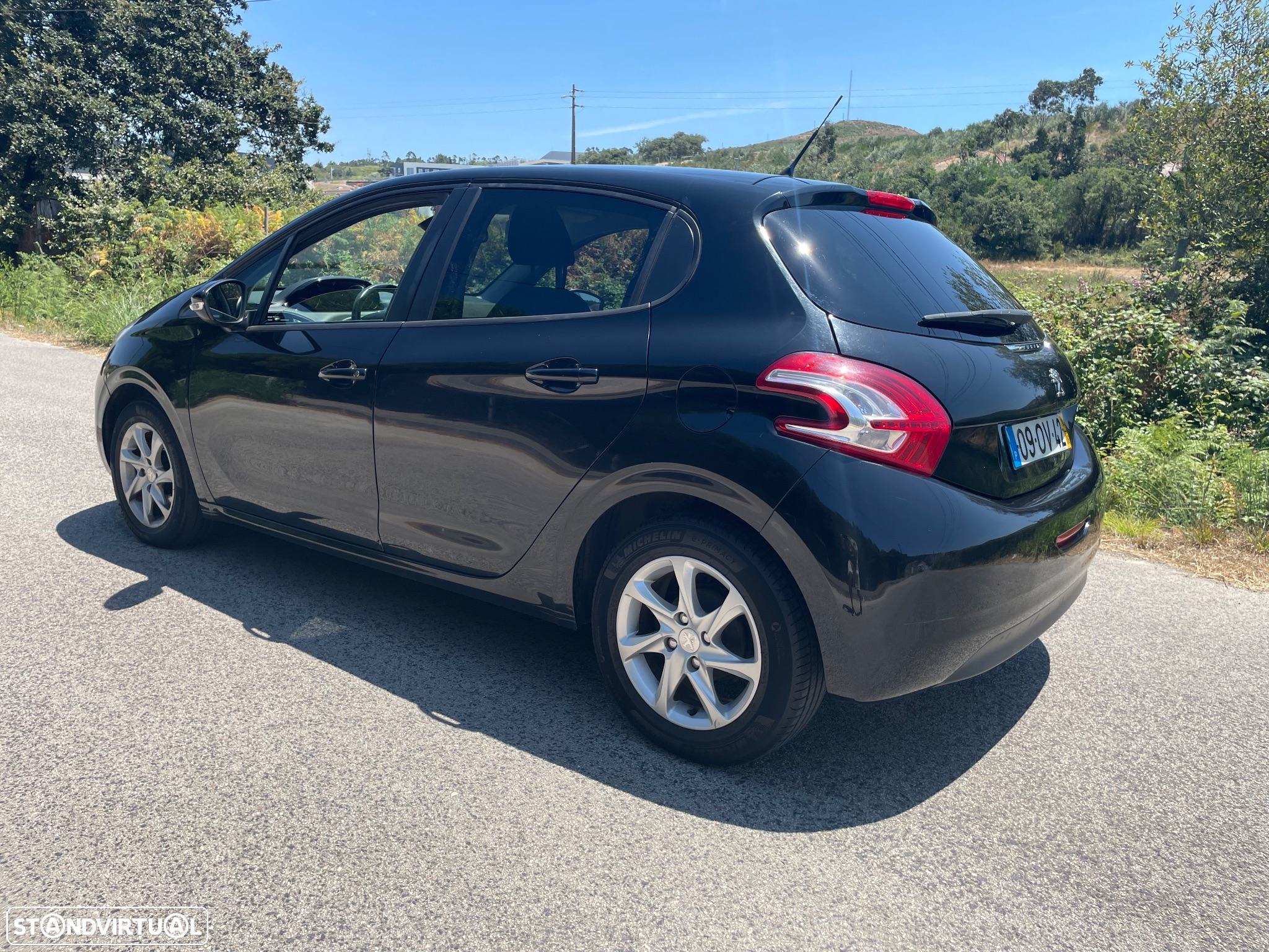 Peugeot 208 1.4 HDi Active - 4