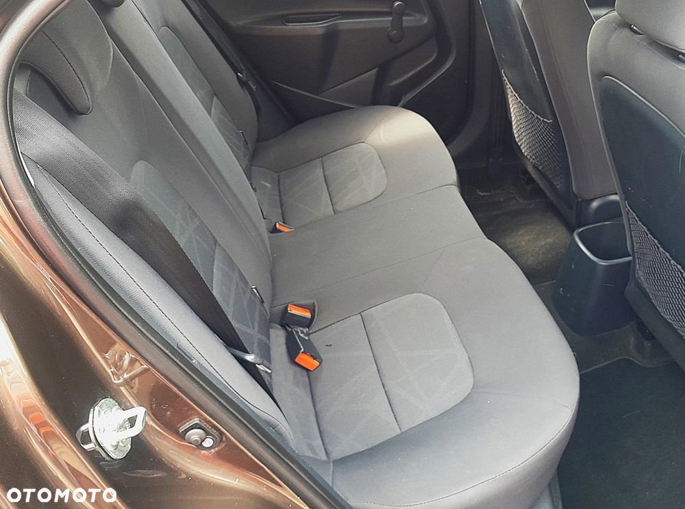 Kia Rio 1.2 Edition 7 - 11