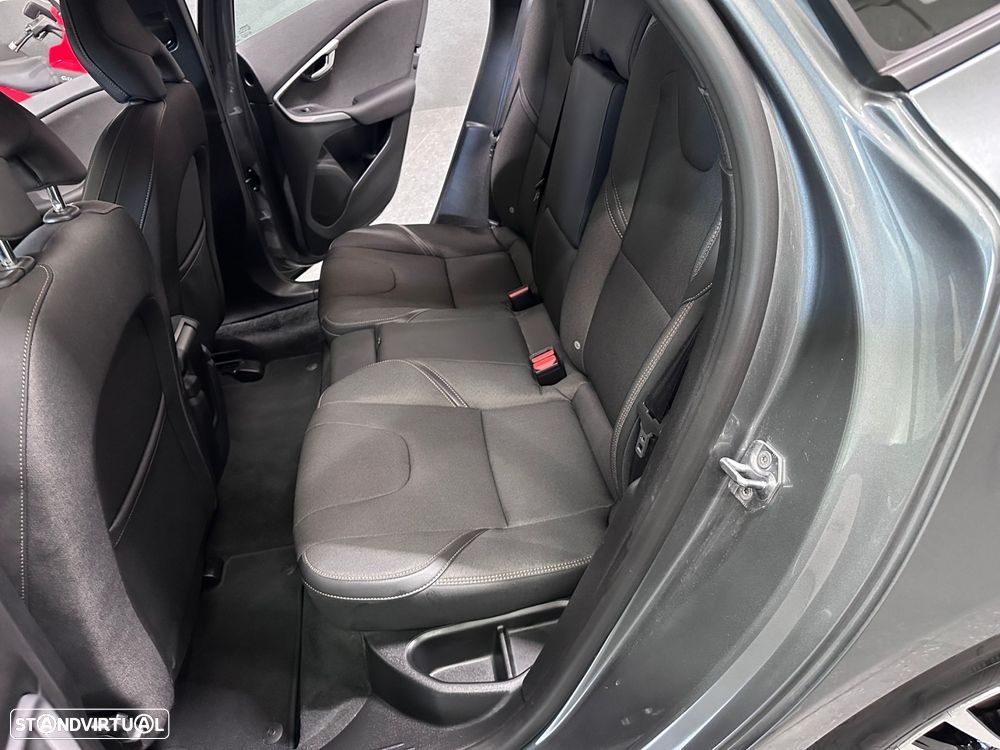 Volvo V40 Cross Country 2.0 D3 Plus - 12