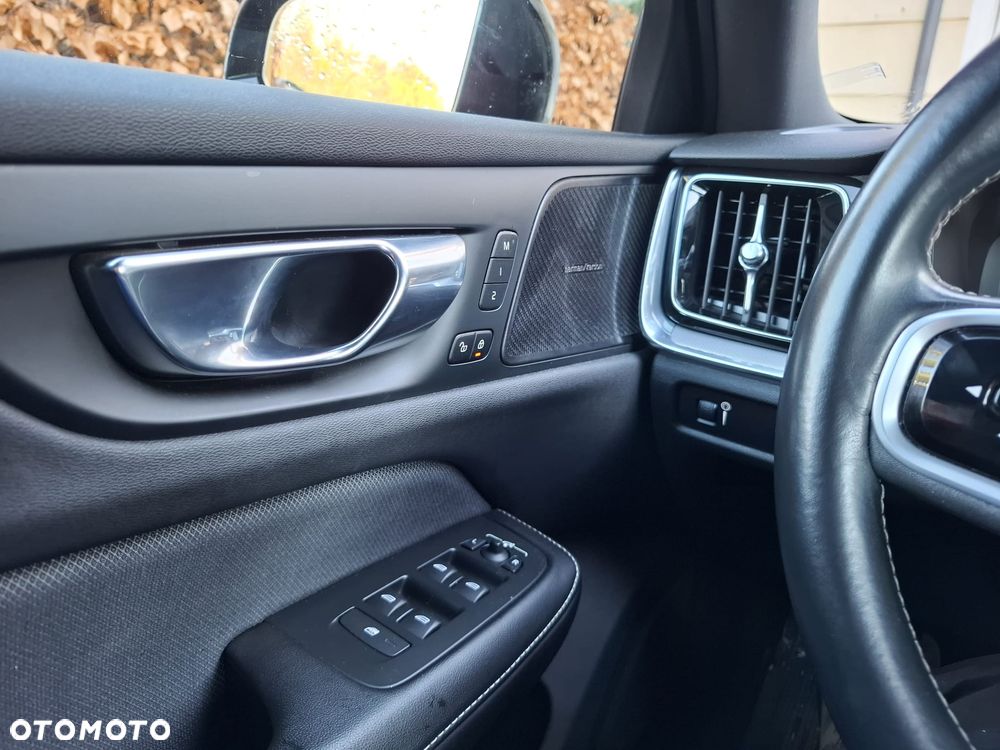 Volvo V60 D3 R-Design - 22