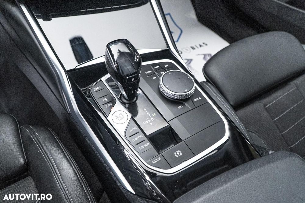BMW Seria 3 318i Aut. Sport Line - 30