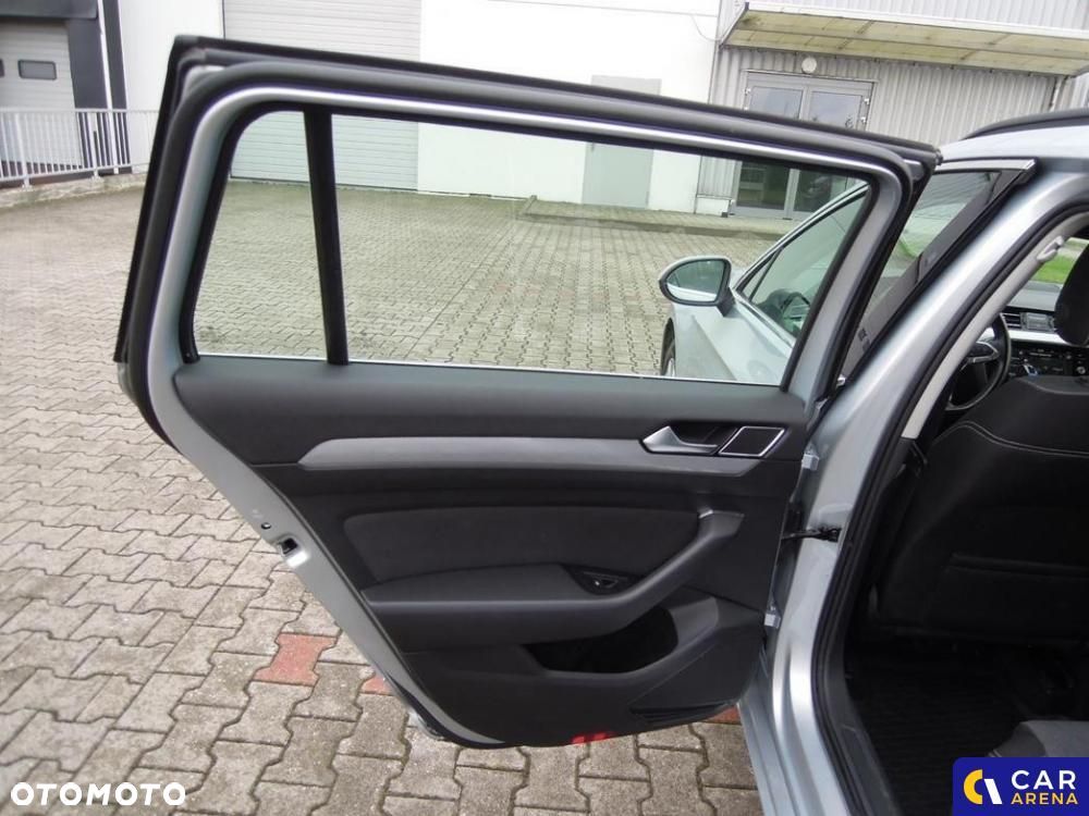 Volkswagen Passat - 17