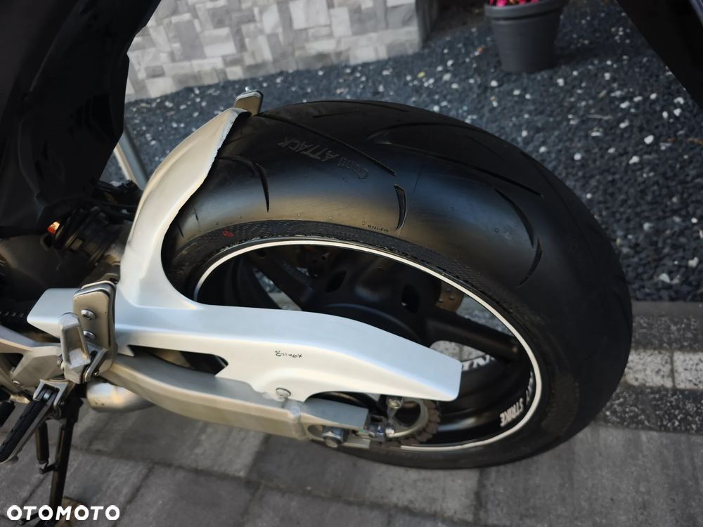 Honda Hornet - 25