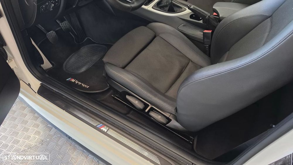 BMW 118 d Limited Edition Lifestyle c/ M Sport Pack - 41
