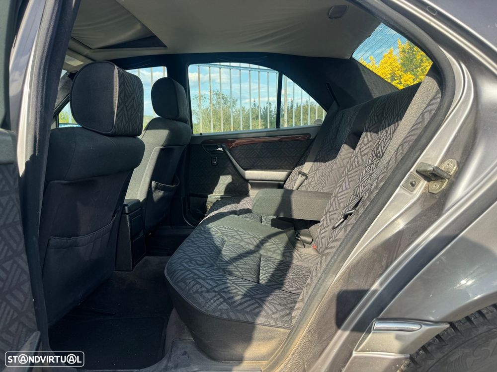 Mercedes-Benz C 220 D Elegance - 14