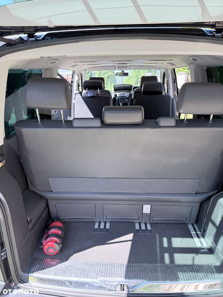 Volkswagen Multivan - 11