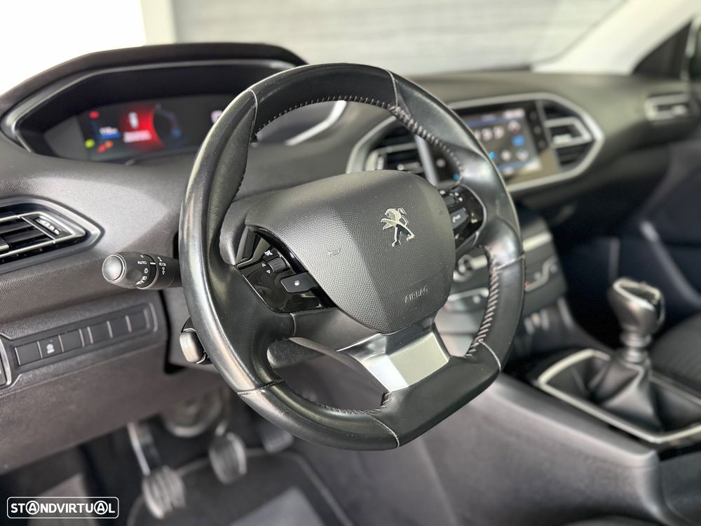 Peugeot 308 1.5 BlueHDi Allure - 4