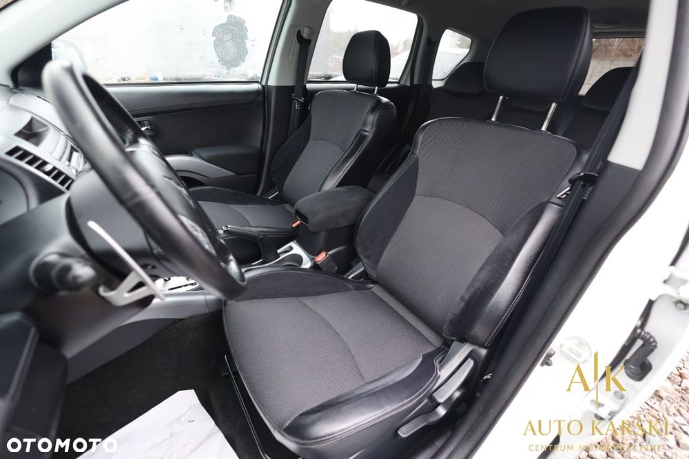 Mitsubishi Outlander - 35