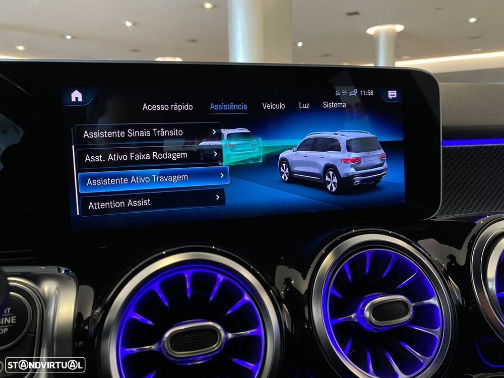 Mercedes-Benz GLB 200 d AMG Line - 26