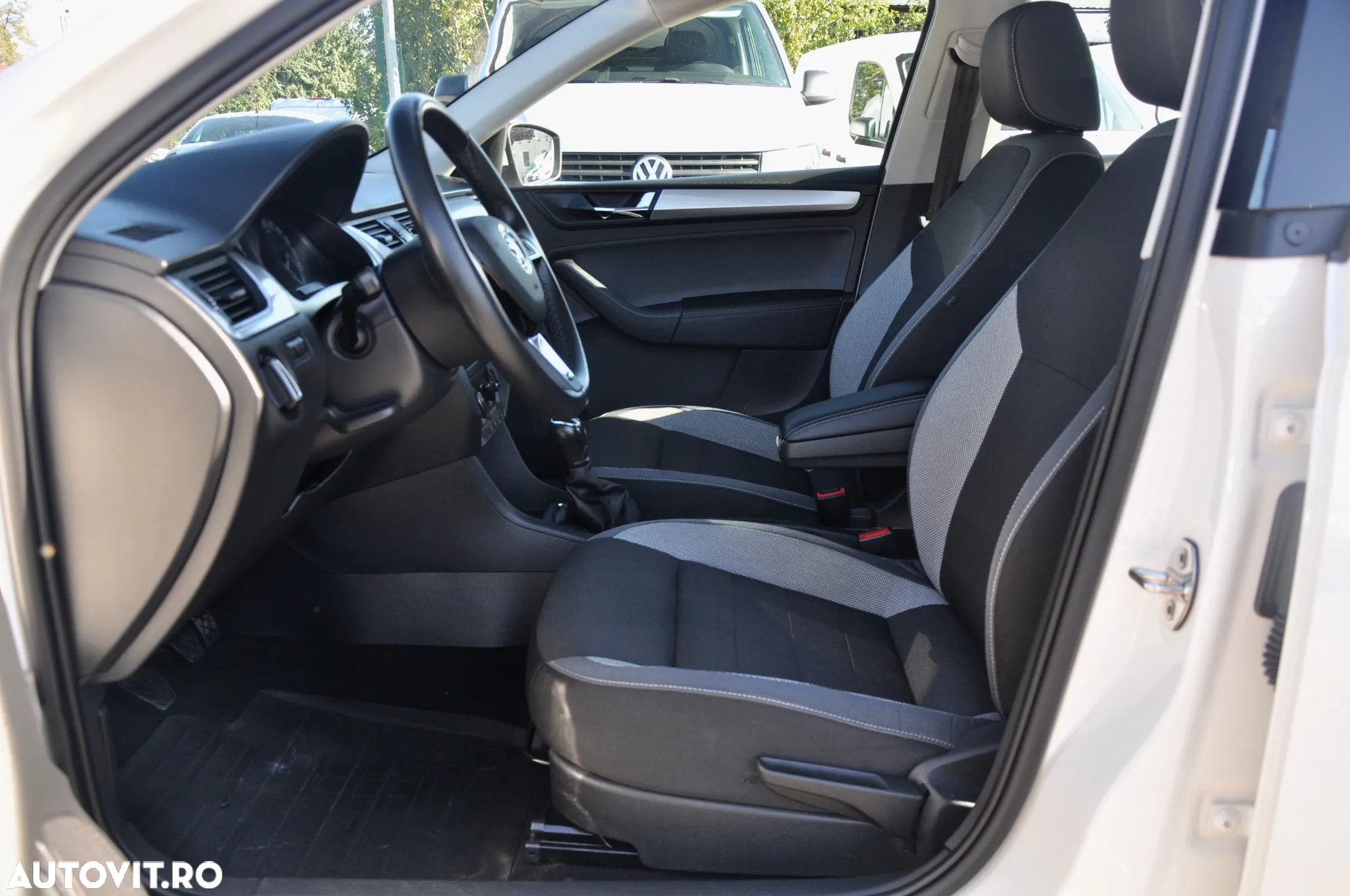 Skoda RAPID 1.0 TSI Ambition - 10