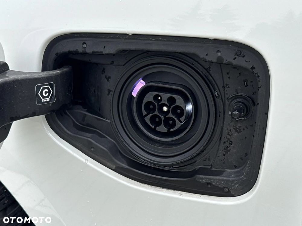 BMW Seria 5 530e xDrive PHEV - 35