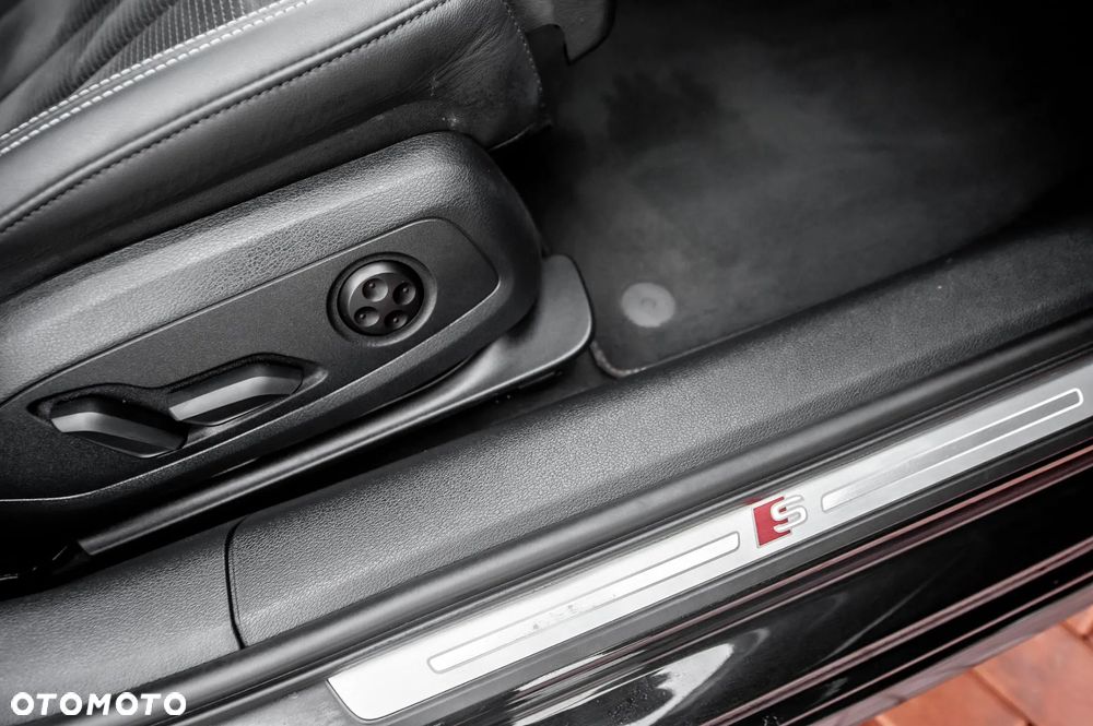 Audi A4 Avant 40 TDI quattro S tronic advanced - 23