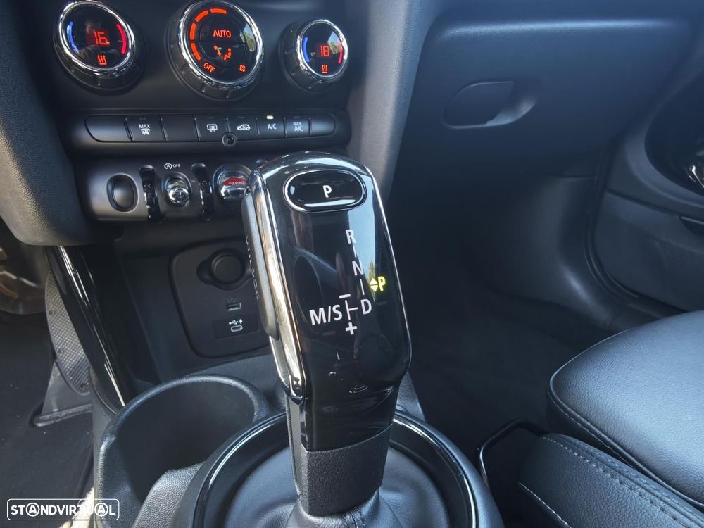 MINI 3 Portas One Sport Edition Auto - 32