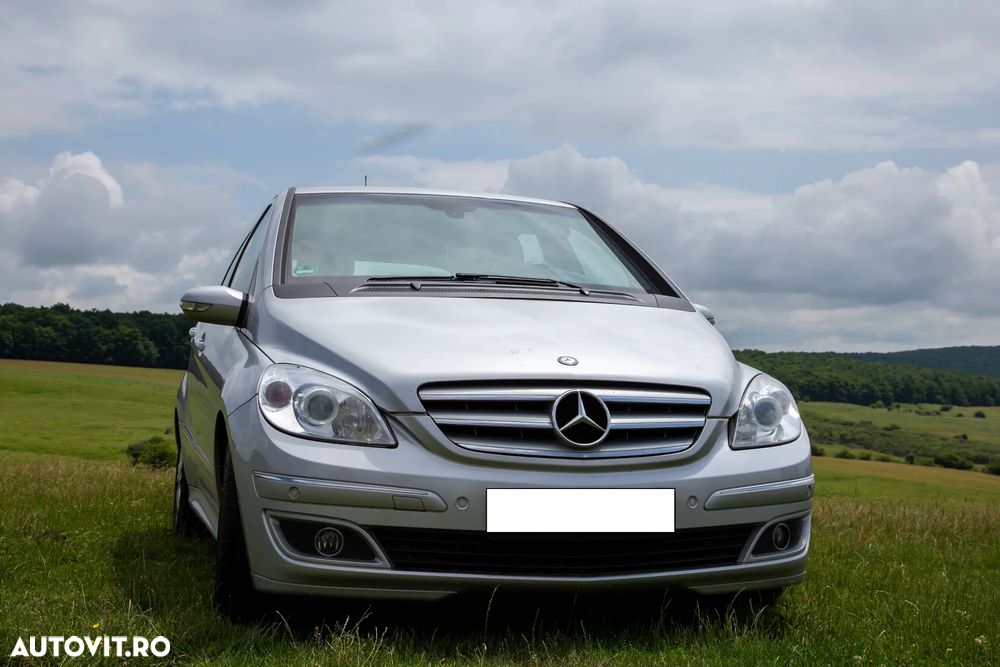 Mercedes-Benz EQB - 2