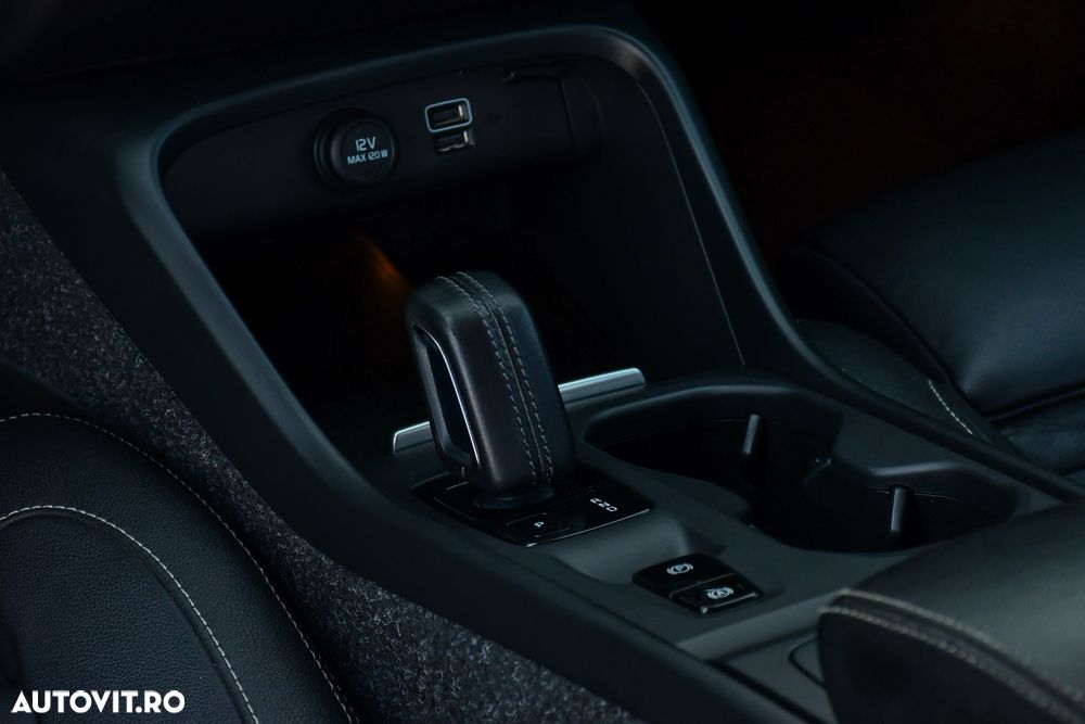 Volvo XC 40 D3 AWD Momentum Pro - 29