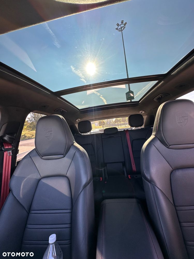 Porsche Cayenne GTS - 7