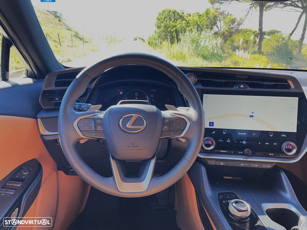 Lexus RZ 450e Premium Monotone c/ mala elétrica - 11