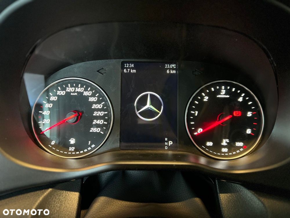 Mercedes-Benz Vito - 11