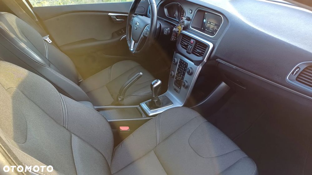 Volvo V40 Cross Country D2 Momentum - 13