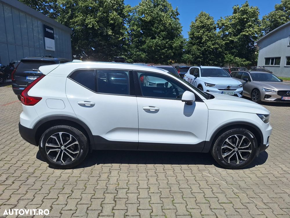 Volvo XC 40 T4 Geartronic Momentum Pro - 8