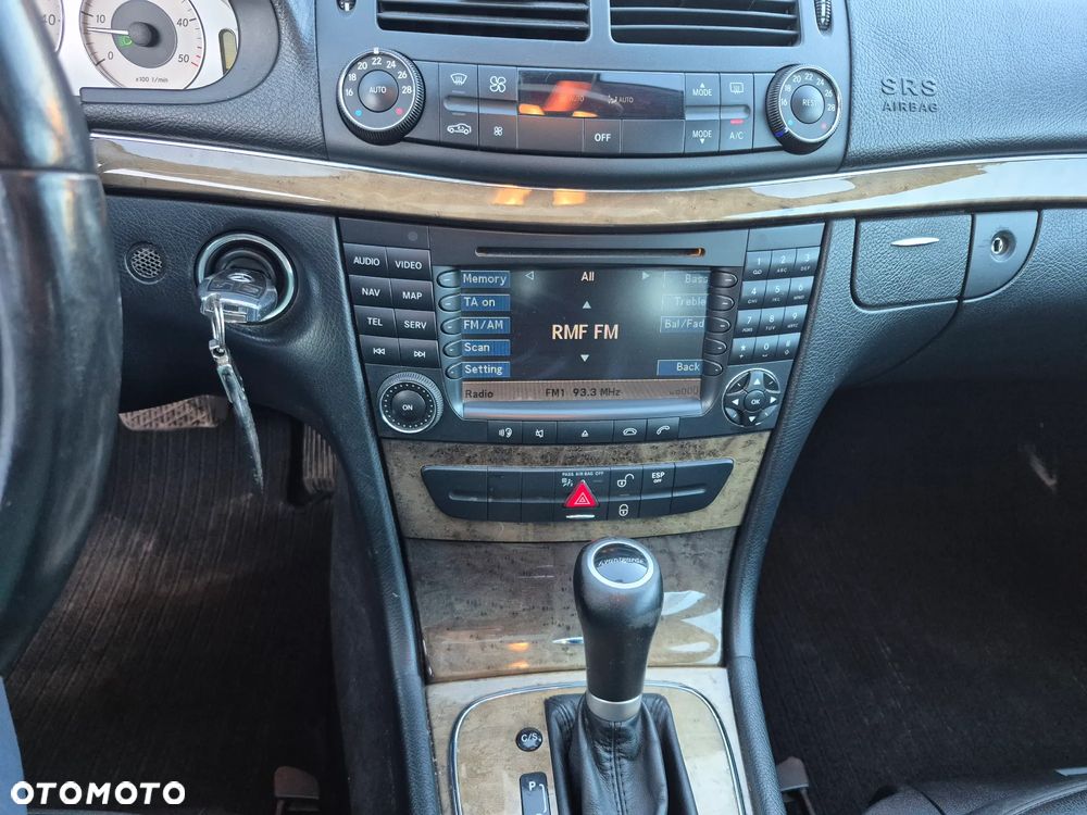 Mercedes-Benz Klasa E 320 CDI 7G-TRONIC Avantgarde - 8