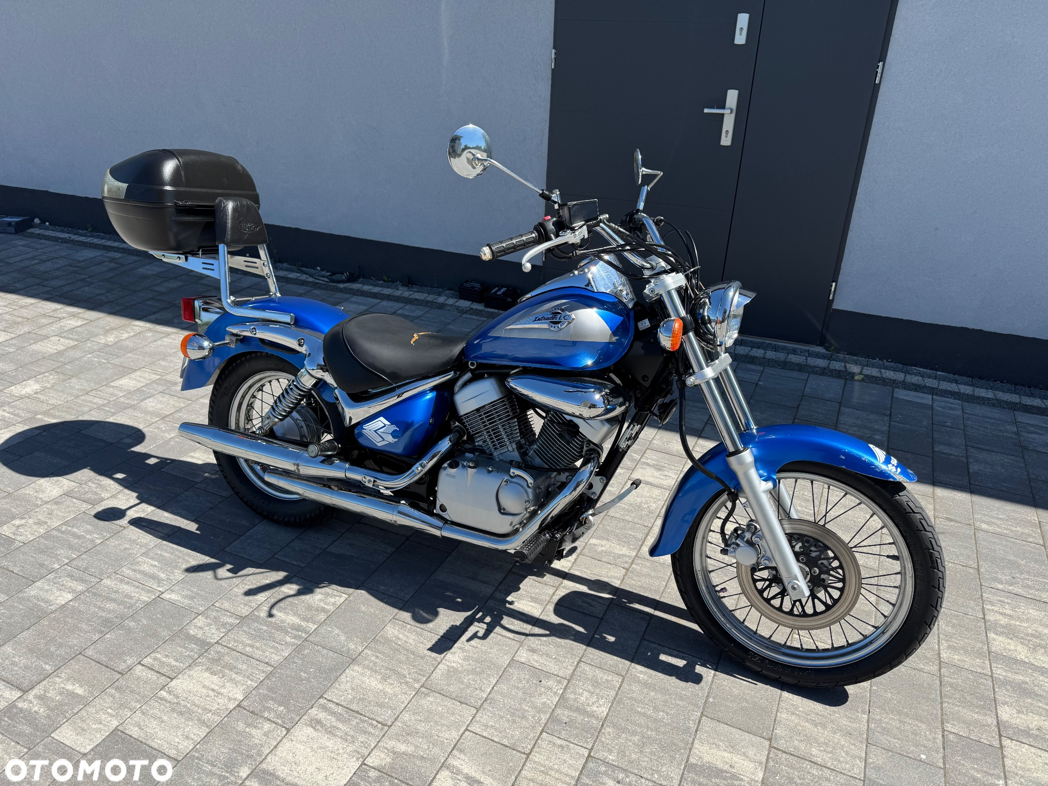 Suzuki Intruder - 3