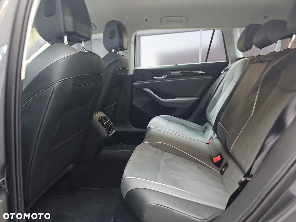 Volkswagen Passat - 10