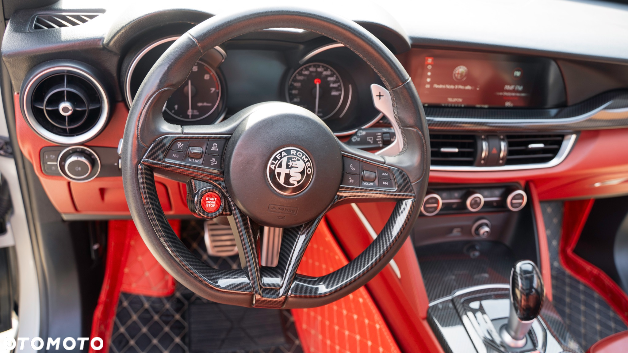 Alfa Romeo Stelvio 2.0 Turbo 16V AT8-Q4 Veloce Ti - 36