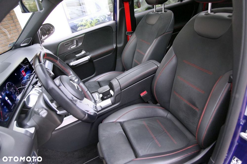 Mercedes-Benz GLB - 21