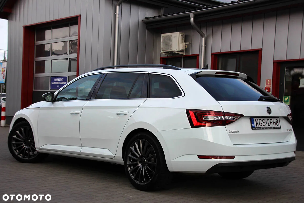 Skoda Superb Combi 2.0 TDI Style - 14