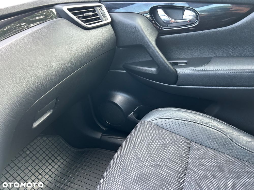 Nissan Qashqai 1.2 DIG-T N-Connecta - 25