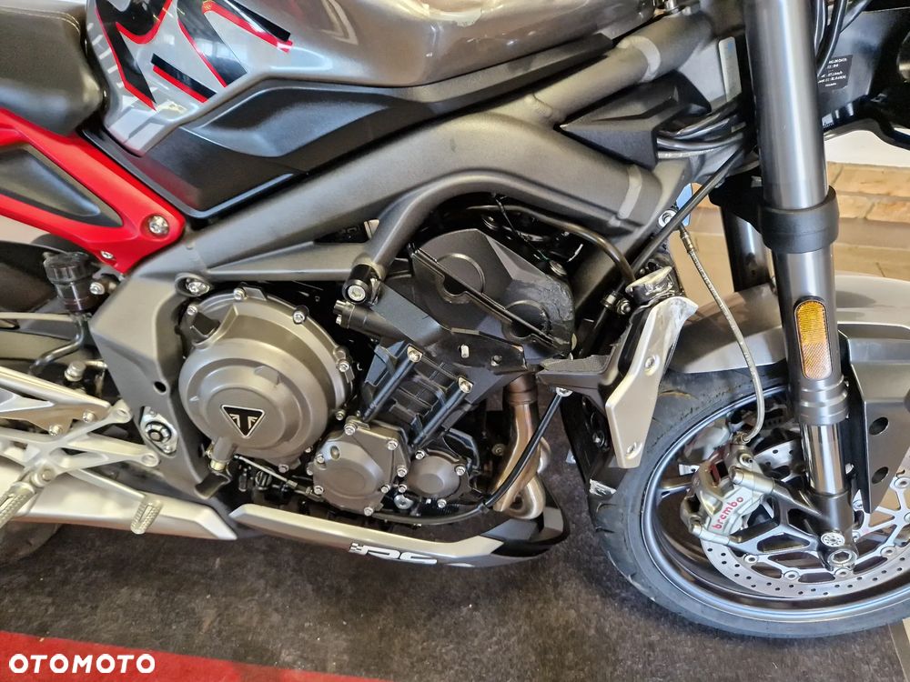 Triumph Street Triple - 36