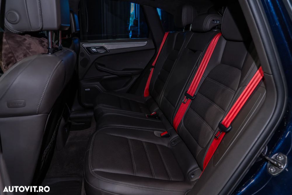 Porsche Macan Turbo PDK - 32