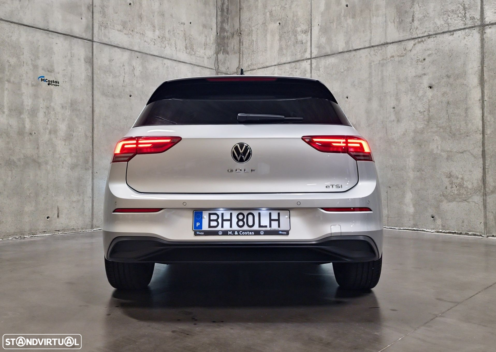 VW Golf 1.0 eTSI Life DSG - 12