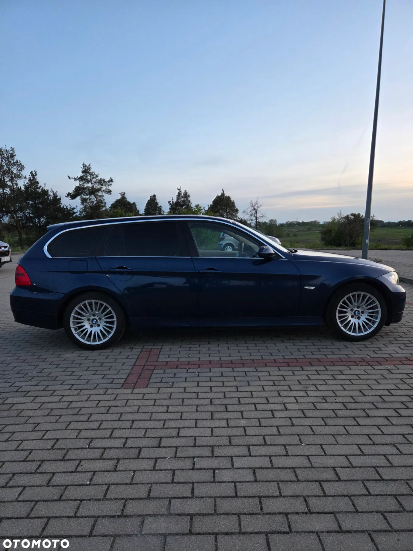 BMW Seria 3 325xi Touring - 5