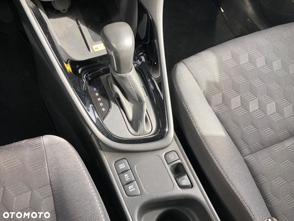 Toyota Yaris Hybrid 1.5 Style - 26