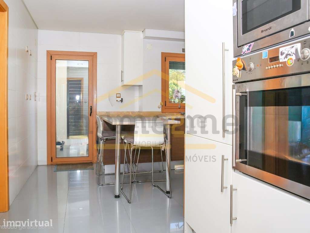 Fantástico Apartamento T3 com box e generosas áreas - Grande imagem: 4/33