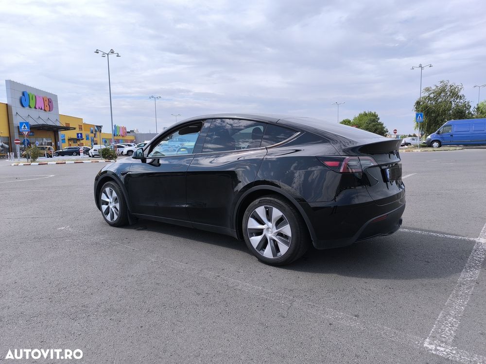 Tesla Model Y RWD - 4